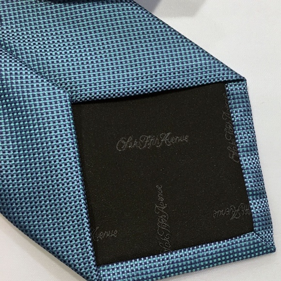 NWT Saks Fifth Avenue Blue Silk Tie & Gift Box